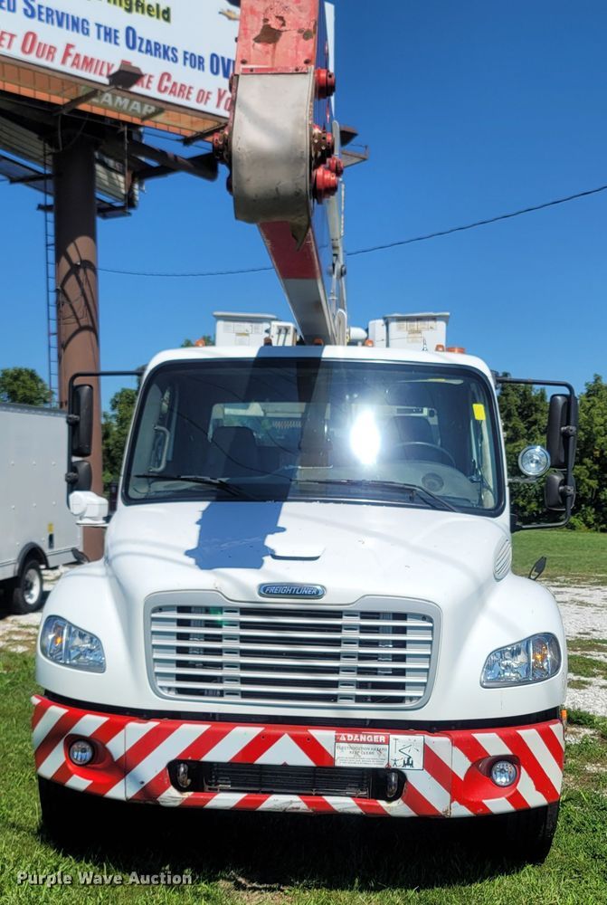 image for item LM9729 2007 Freightliner Business Class M2  bucket truck