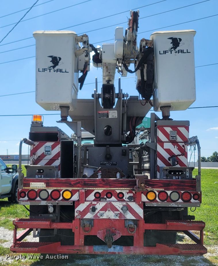 image for item LM9729 2007 Freightliner Business Class M2  bucket truck