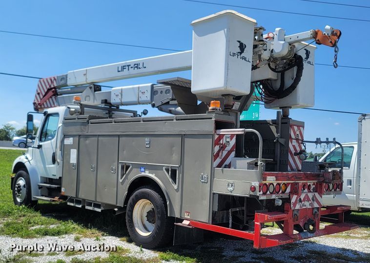 image for item LM9729 2007 Freightliner Business Class M2  bucket truck