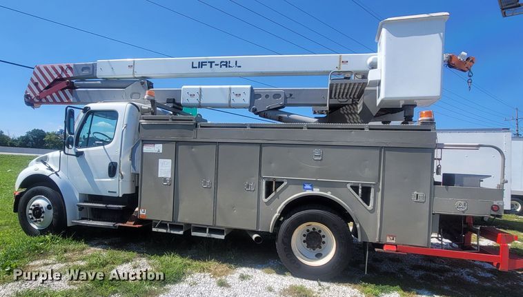 image for item LM9729 2007 Freightliner Business Class M2  bucket truck