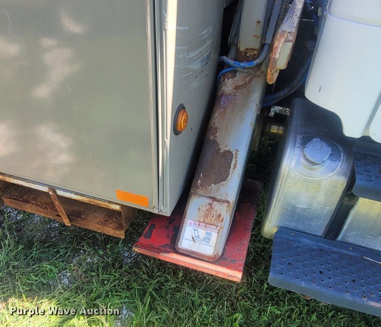 image for item LM9729 2007 Freightliner Business Class M2  bucket truck