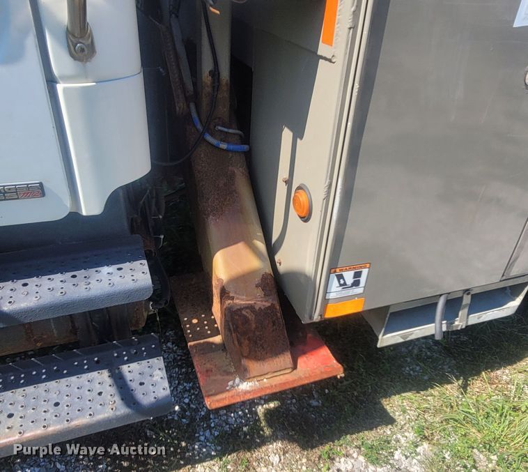 image for item LM9729 2007 Freightliner Business Class M2  bucket truck