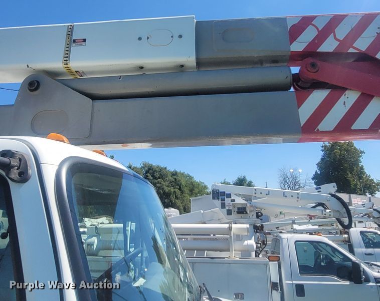 image for item LM9729 2007 Freightliner Business Class M2  bucket truck
