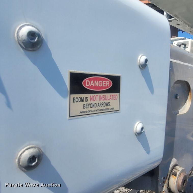 image for item LM9729 2007 Freightliner Business Class M2  bucket truck