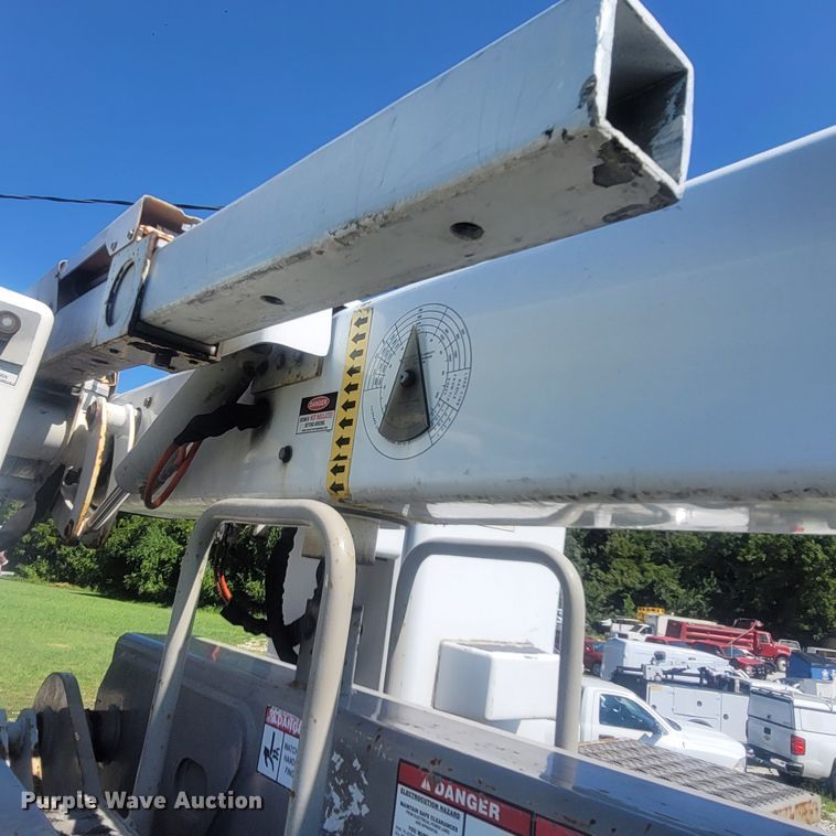 image for item LM9729 2007 Freightliner Business Class M2  bucket truck