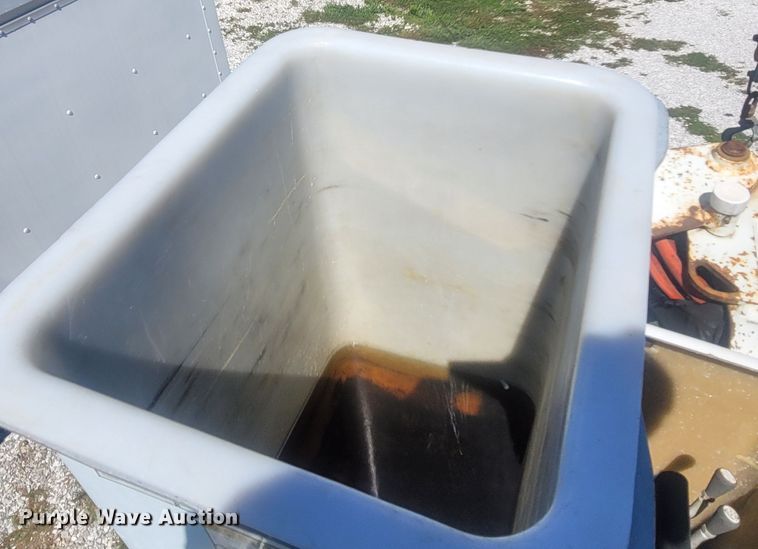 image for item LM9729 2007 Freightliner Business Class M2  bucket truck