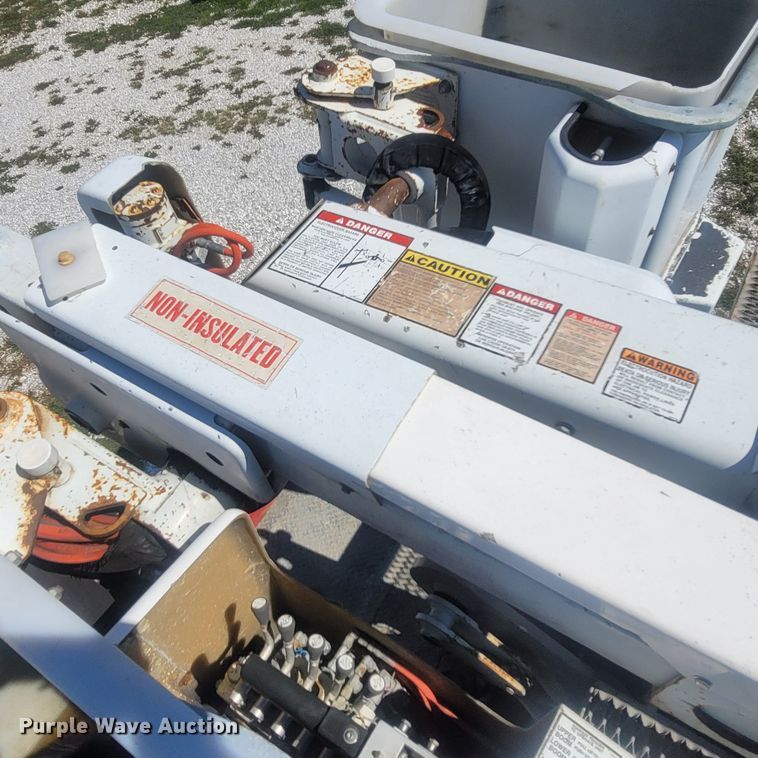 image for item LM9729 2007 Freightliner Business Class M2  bucket truck