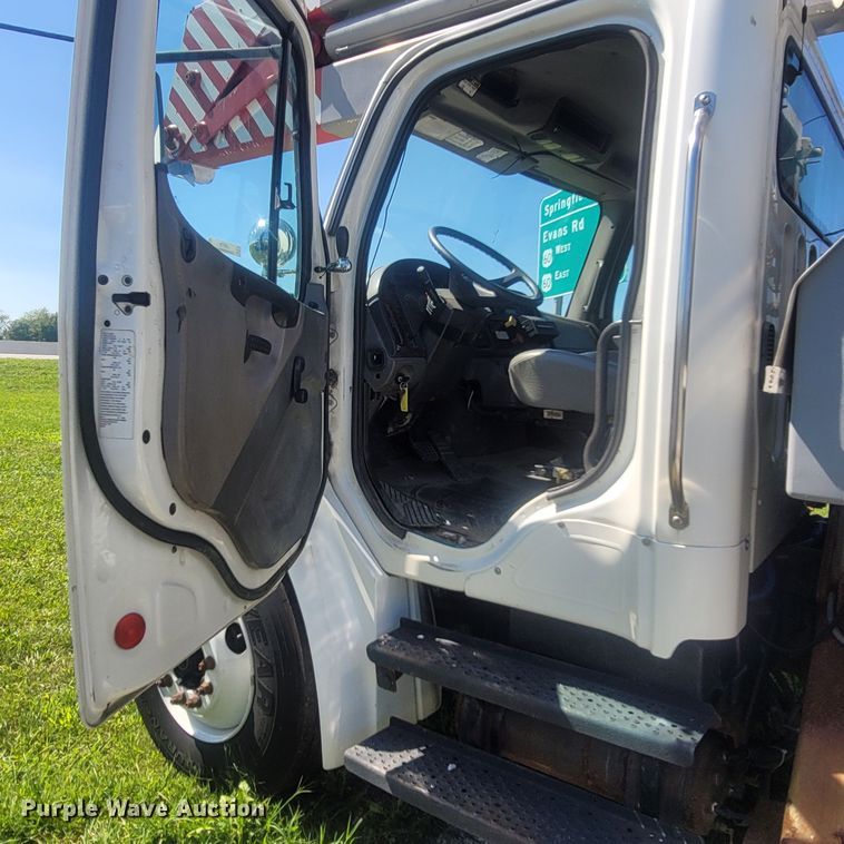 image for item LM9729 2007 Freightliner Business Class M2  bucket truck