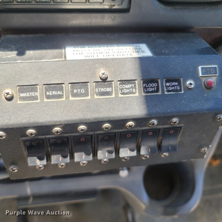 image for item LM9729 2007 Freightliner Business Class M2  bucket truck