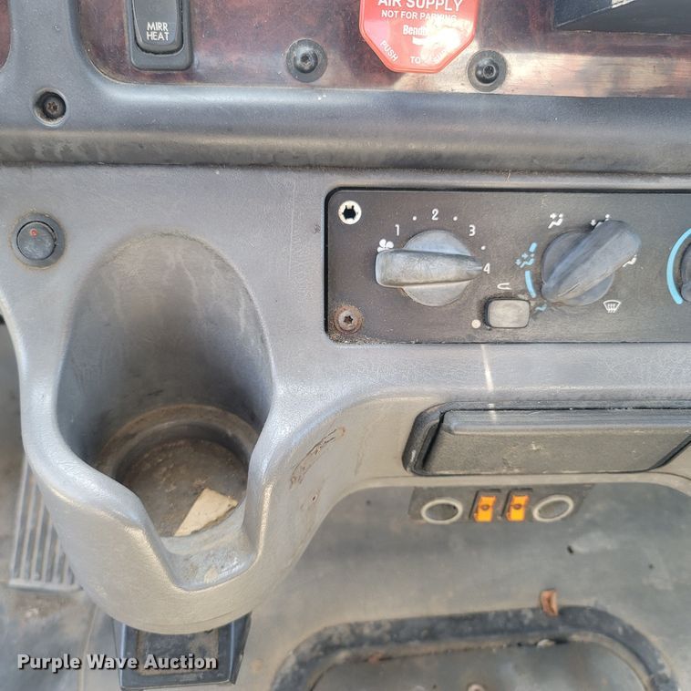 image for item LM9729 2007 Freightliner Business Class M2  bucket truck