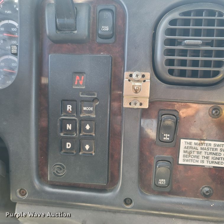 image for item LM9729 2007 Freightliner Business Class M2  bucket truck