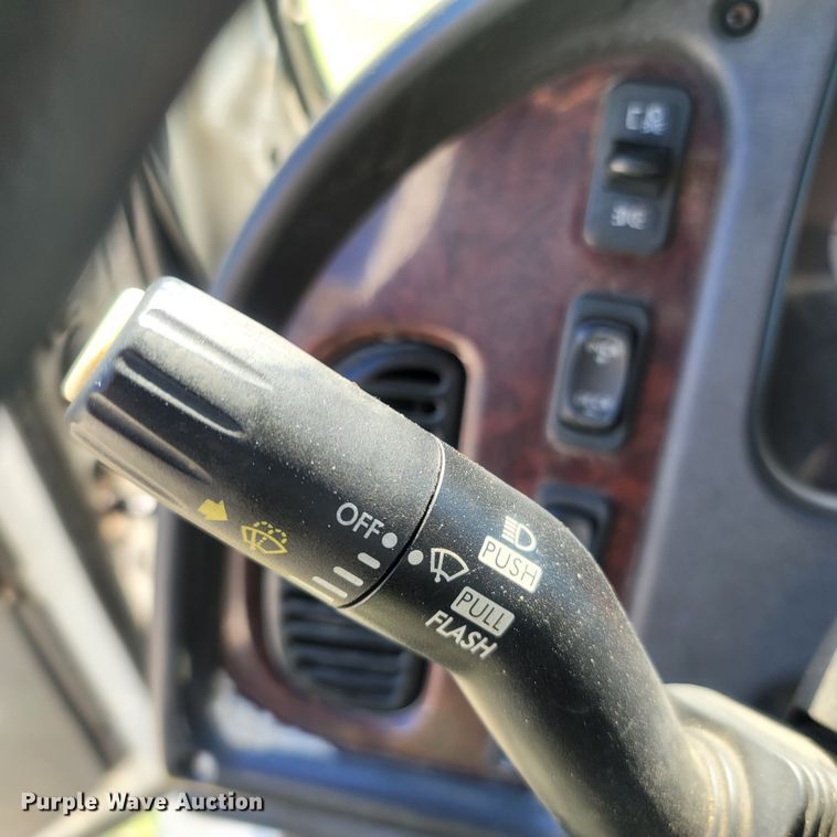 image for item LM9729 2007 Freightliner Business Class M2  bucket truck