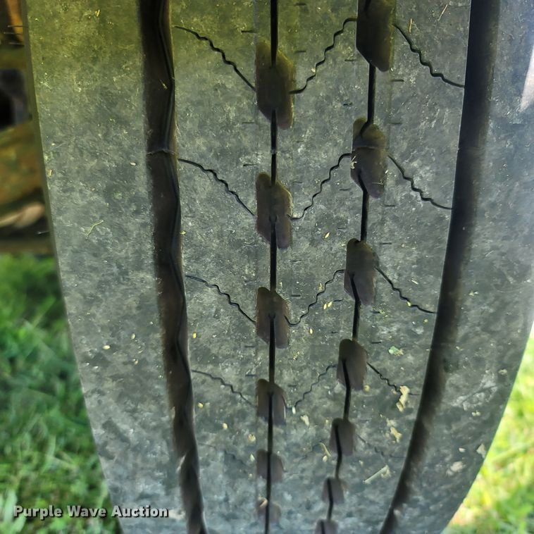 image for item LM9729 2007 Freightliner Business Class M2  bucket truck