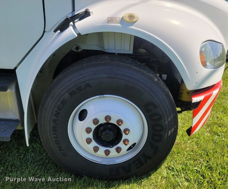 image for item LM9729 2007 Freightliner Business Class M2  bucket truck