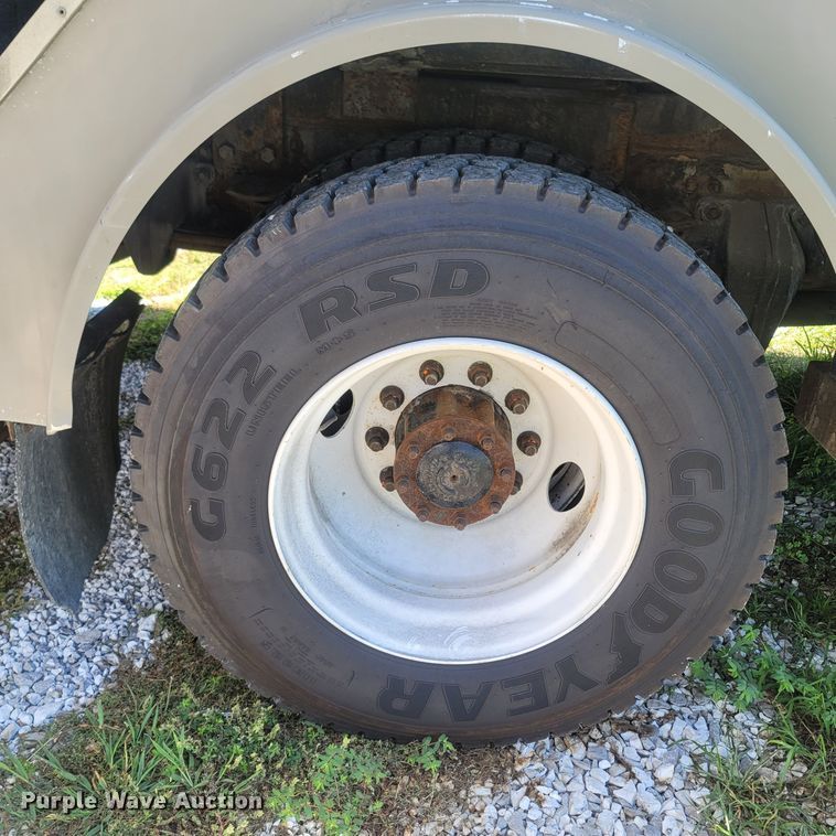 image for item LM9729 2007 Freightliner Business Class M2  bucket truck