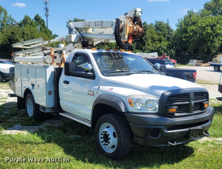 image for item LM9730 2009 Dodge Ram 5500HD  bucket truck