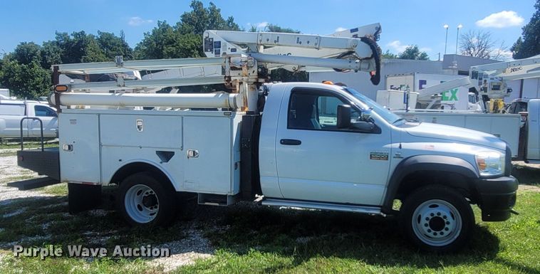 image for item LM9730 2009 Dodge Ram 5500HD  bucket truck