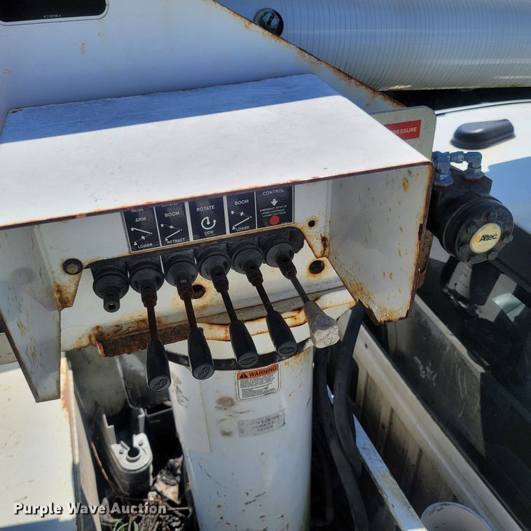 image for item LM9730 2009 Dodge Ram 5500HD  bucket truck