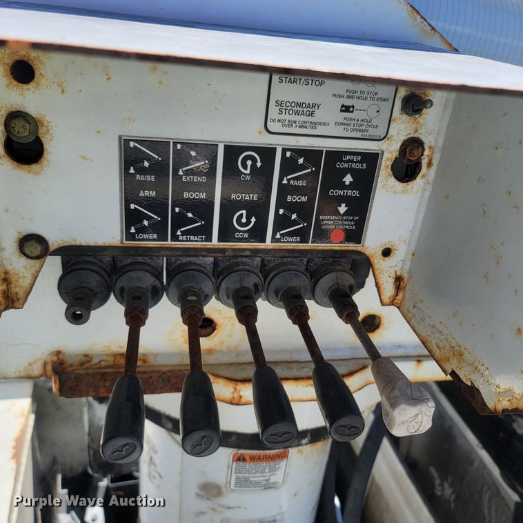 image for item LM9730 2009 Dodge Ram 5500HD  bucket truck