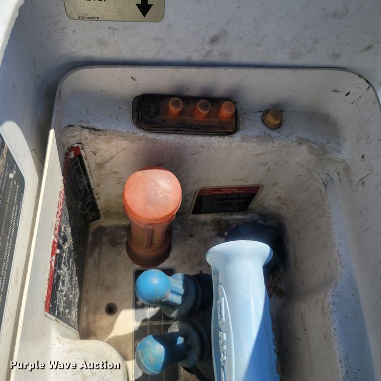 image for item LM9730 2009 Dodge Ram 5500HD  bucket truck