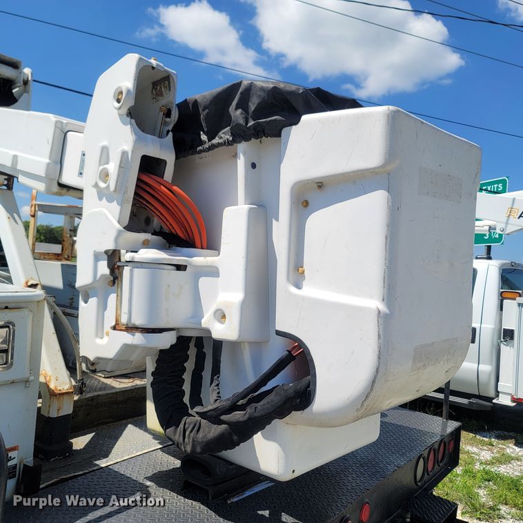 image for item LM9730 2009 Dodge Ram 5500HD  bucket truck
