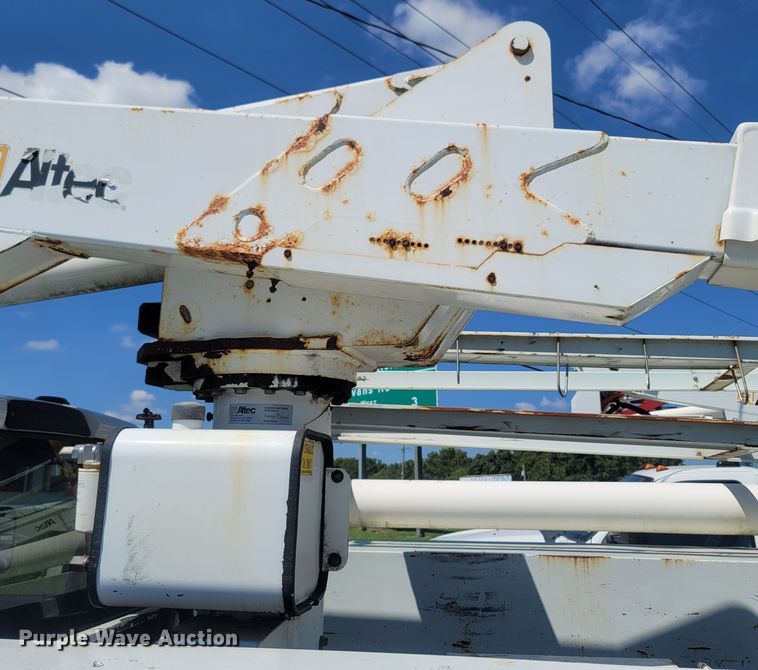 image for item LM9730 2009 Dodge Ram 5500HD  bucket truck