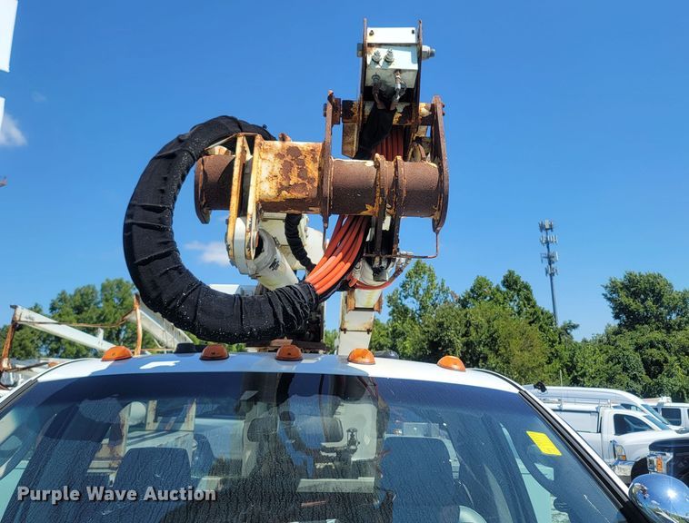 image for item LM9730 2009 Dodge Ram 5500HD  bucket truck