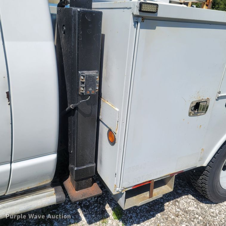 image for item LM9730 2009 Dodge Ram 5500HD  bucket truck