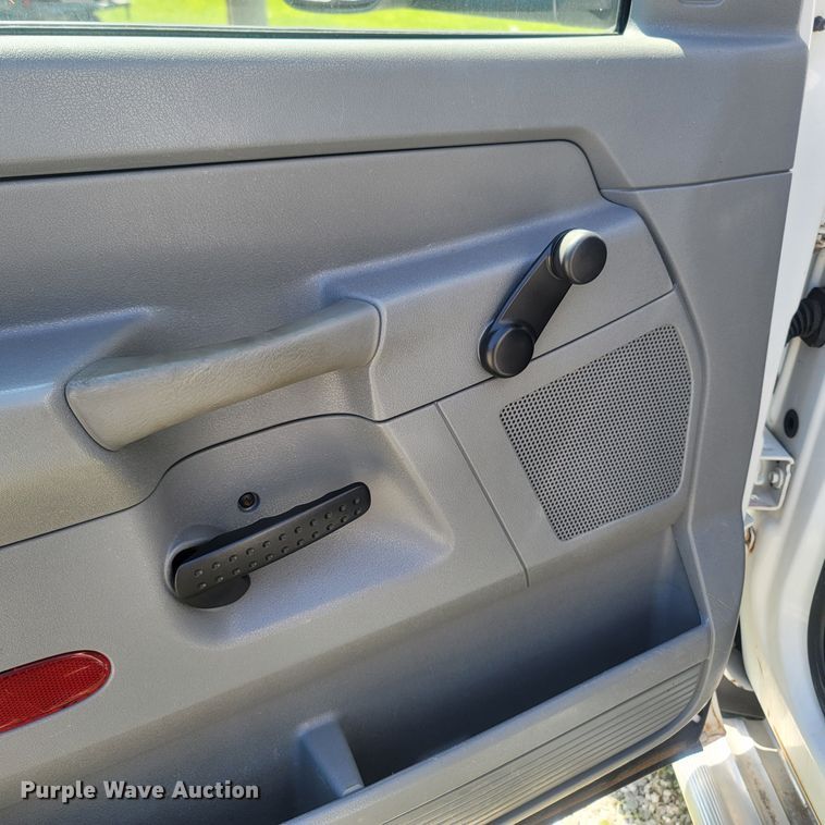 image for item LM9730 2009 Dodge Ram 5500HD  bucket truck