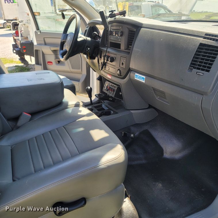 image for item LM9730 2009 Dodge Ram 5500HD  bucket truck