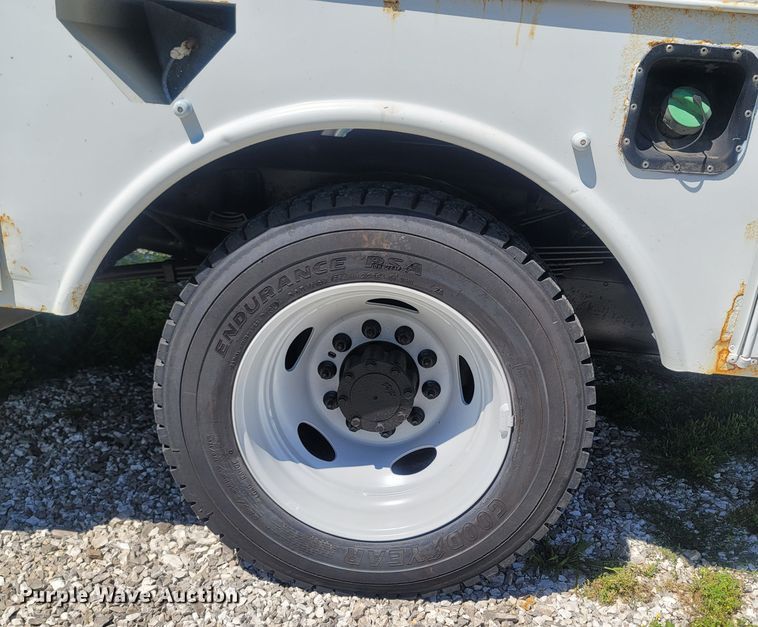 image for item LM9730 2009 Dodge Ram 5500HD  bucket truck