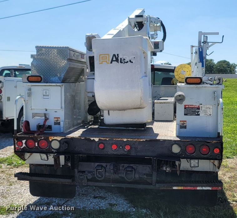 image for item LM9731 2008 Dodge Ram 5500HD  bucket truck