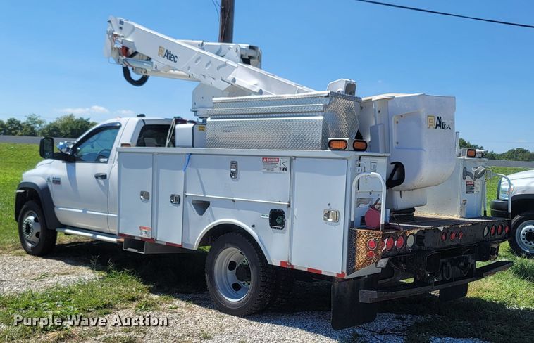 image for item LM9731 2008 Dodge Ram 5500HD  bucket truck