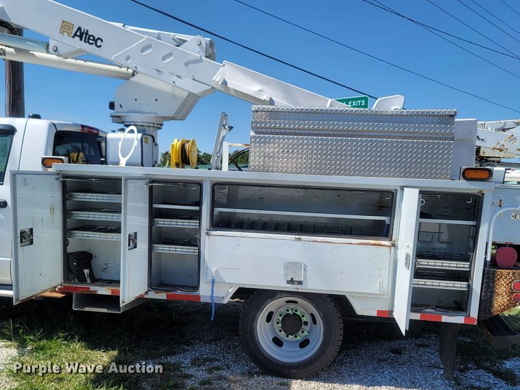 image for item LM9731 2008 Dodge Ram 5500HD  bucket truck