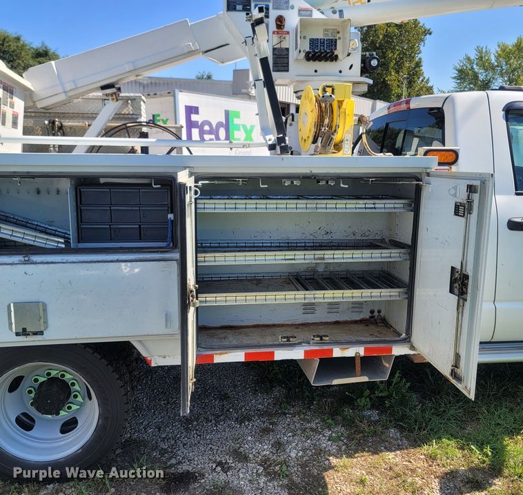 image for item LM9731 2008 Dodge Ram 5500HD  bucket truck