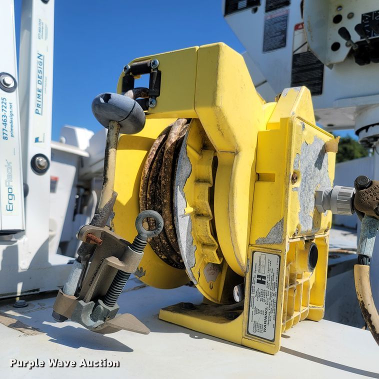 image for item LM9731 2008 Dodge Ram 5500HD  bucket truck