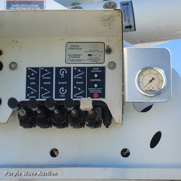 image for item LM9731 2008 Dodge Ram 5500HD  bucket truck