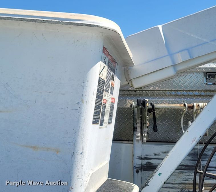 image for item LM9731 2008 Dodge Ram 5500HD  bucket truck