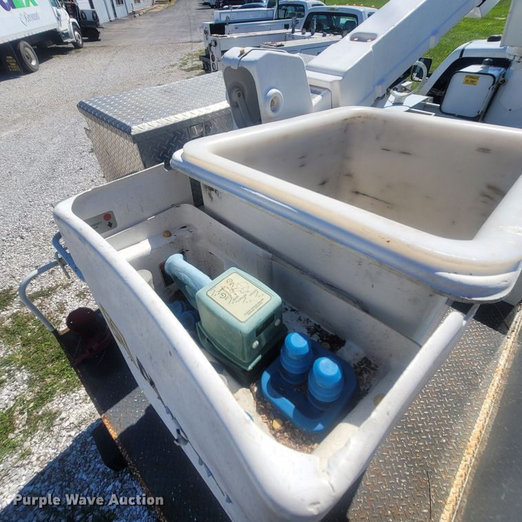 image for item LM9731 2008 Dodge Ram 5500HD  bucket truck