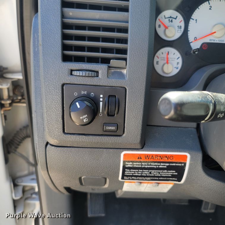 image for item LM9731 2008 Dodge Ram 5500HD  bucket truck