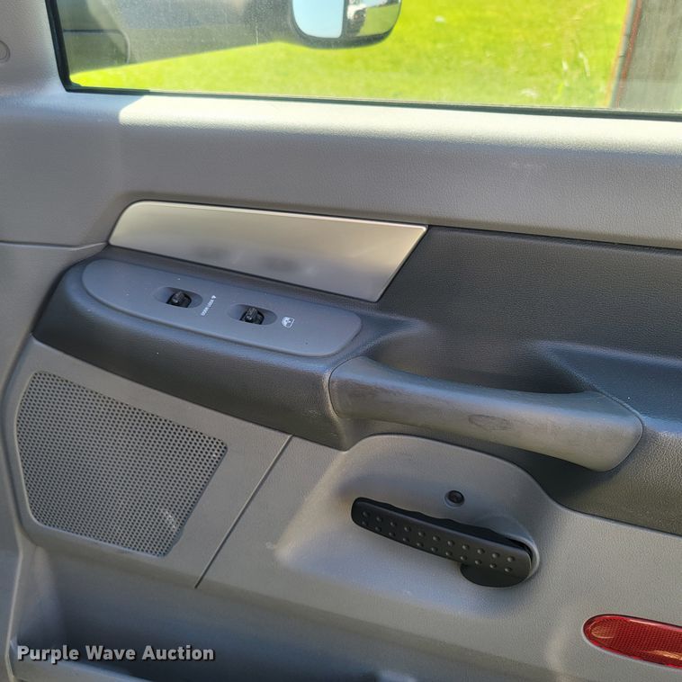 image for item LM9731 2008 Dodge Ram 5500HD  bucket truck