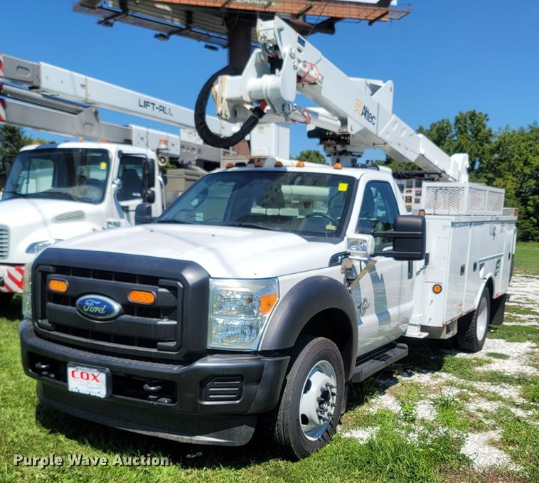 image for item LM9732 2011 Ford F550 Super Duty XL  bucket truck