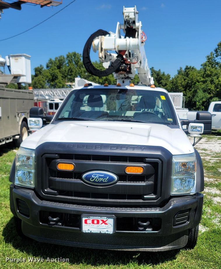 image for item LM9732 2011 Ford F550 Super Duty XL  bucket truck