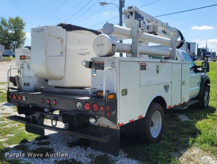 image for item LM9732 2011 Ford F550 Super Duty XL  bucket truck