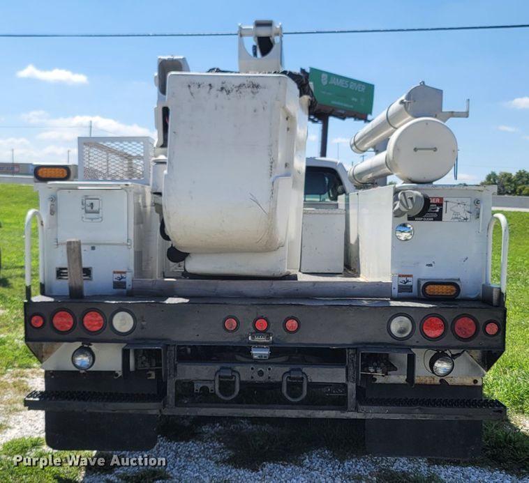 image for item LM9732 2011 Ford F550 Super Duty XL  bucket truck