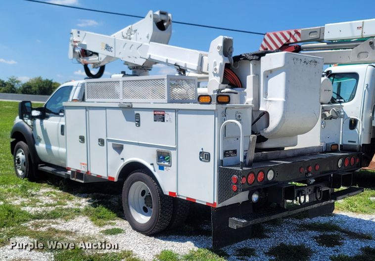 image for item LM9732 2011 Ford F550 Super Duty XL  bucket truck