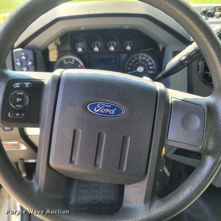 image for item LM9732 2011 Ford F550 Super Duty XL  bucket truck