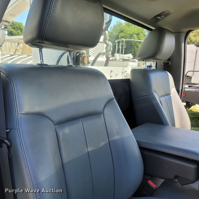 image for item LM9732 2011 Ford F550 Super Duty XL  bucket truck