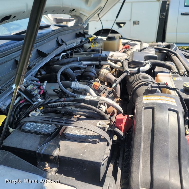 image for item LM9732 2011 Ford F550 Super Duty XL  bucket truck