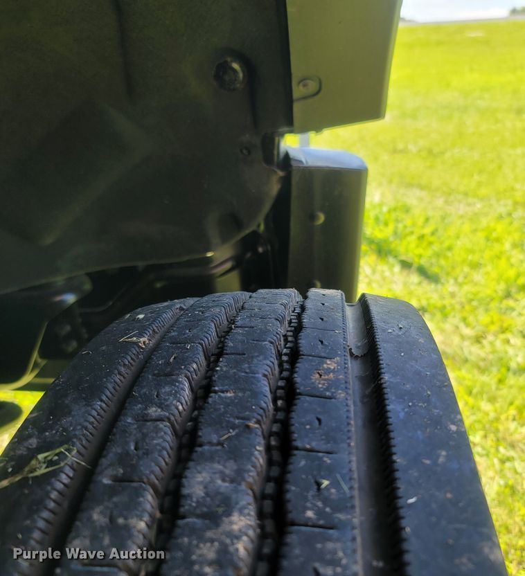 image for item LM9732 2011 Ford F550 Super Duty XL  bucket truck